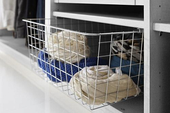 серебристо-серый