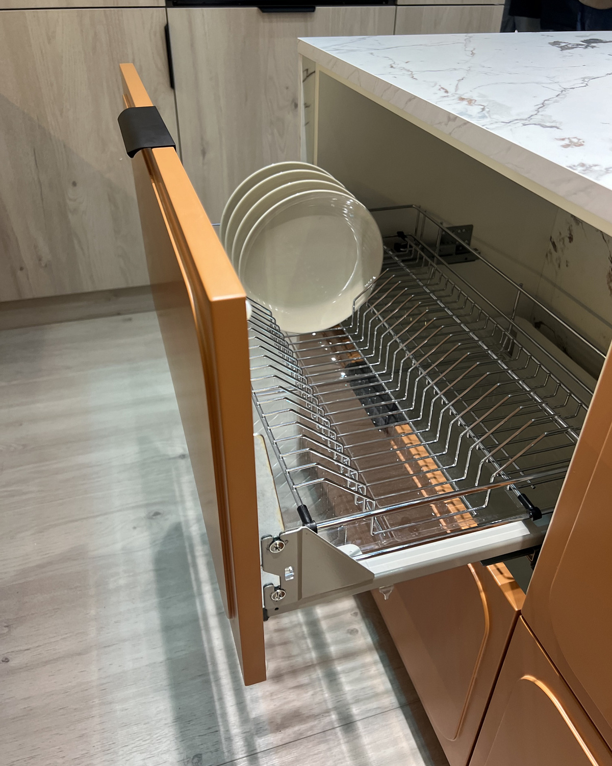 Вдохновлённые новыми идеями: поездка на 35-ю международную выставку «Мебель, фурнитура и обивочные материалы» в Москве