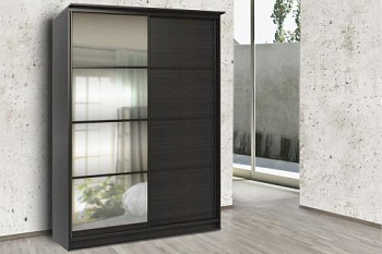 дуб Ферраро