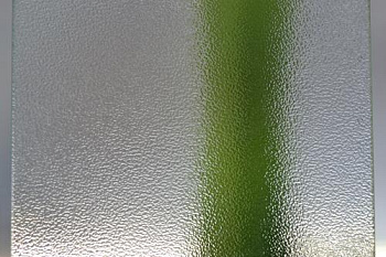 steklo_krepi_bescvetnyy