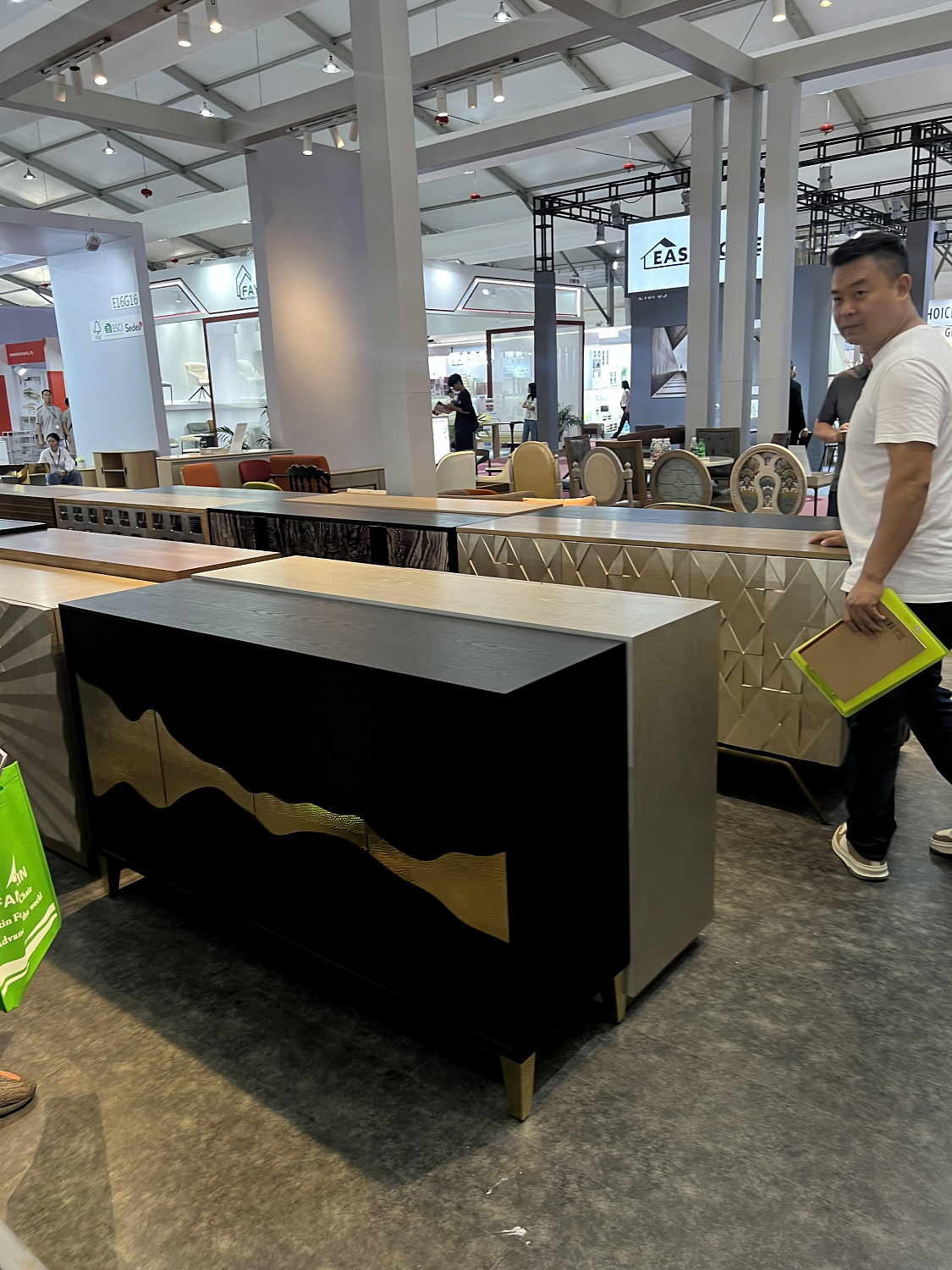 IDEAL24.RU едет в Китай — за новыми решениями и фурнитурой